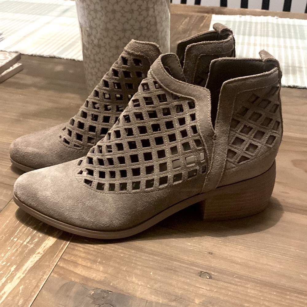Crown Vintage Boots